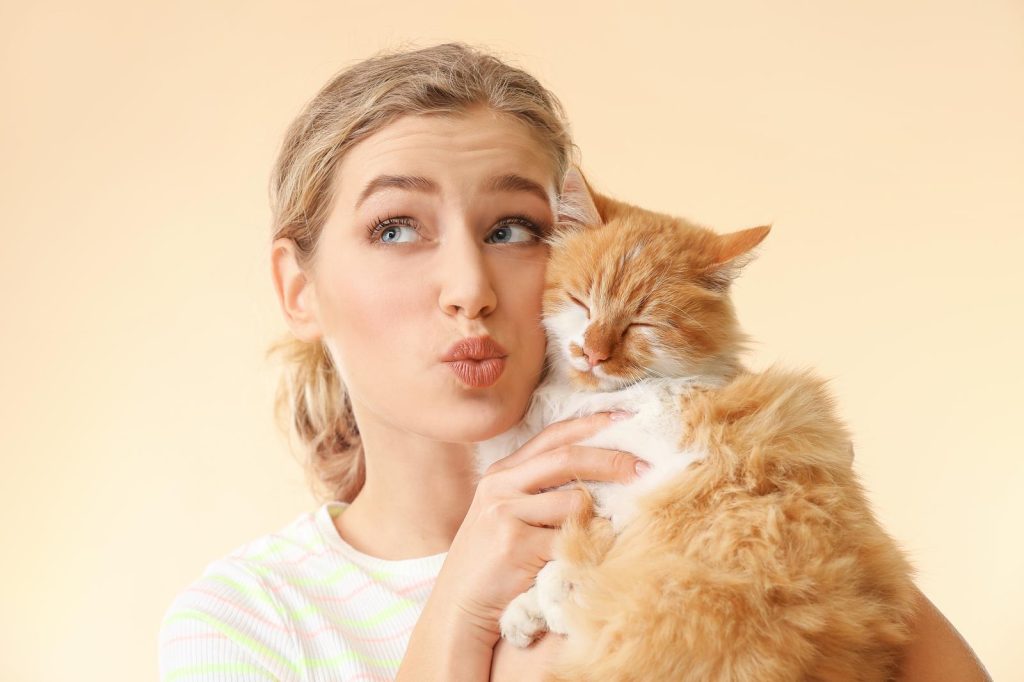 Come fanno la pipi i gatti maschi
